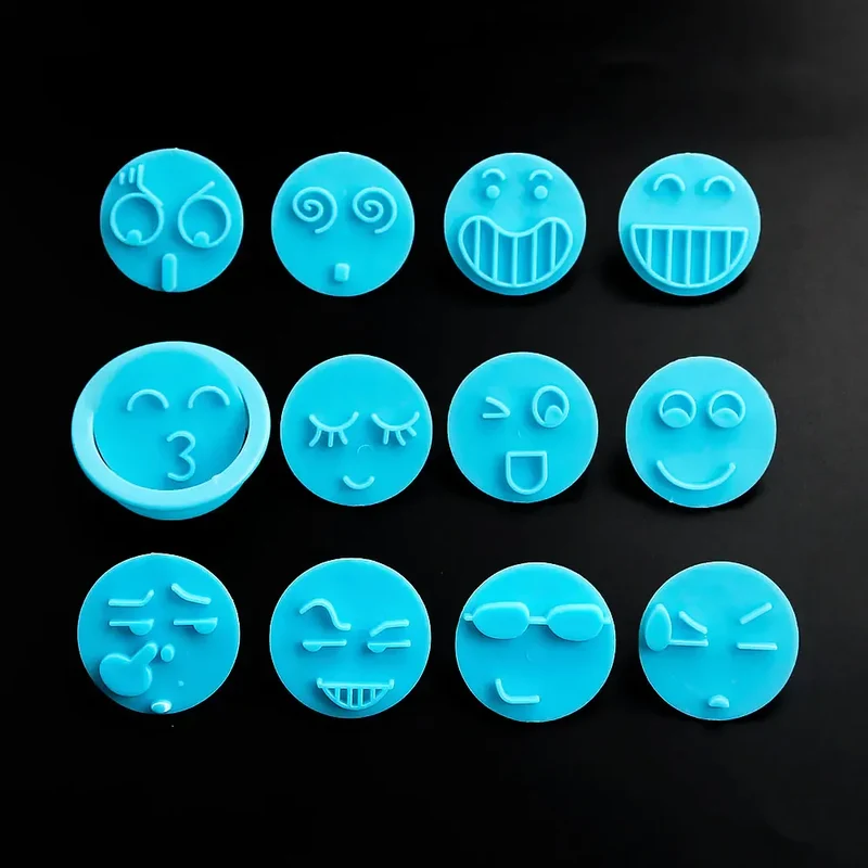 Emporte-pièce en silicone 13 pièces - Visages souriants pour pâtisserie