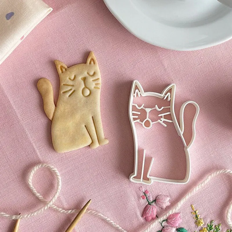 Emporte-pièces à biscuits chat - Set de 4 moules 3D en plastique