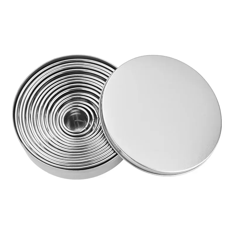 Set de 14 emporte-pièces en acier inoxydable pour biscuits et gâteaux
