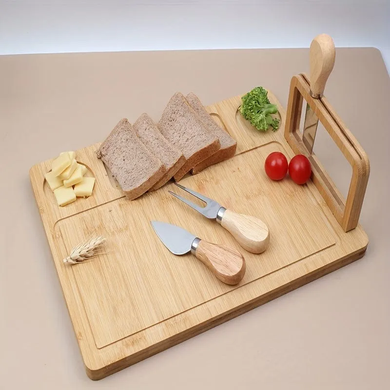 Plateau à Fromage en Bambou 35 x 27 cm avec 4 Couteaux et Support