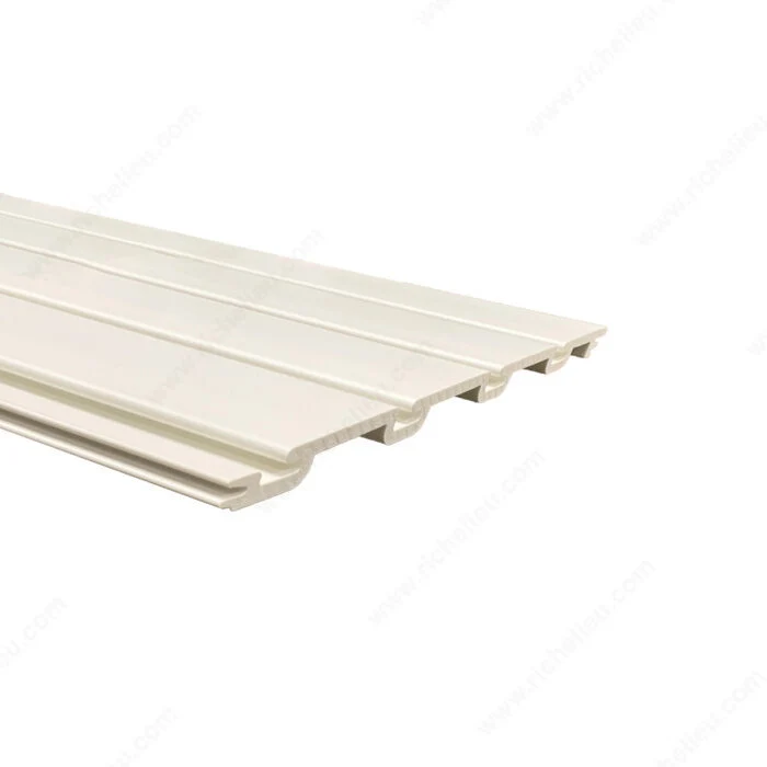Panneaux rainurés en PVC de 8 pi (2,44 m)