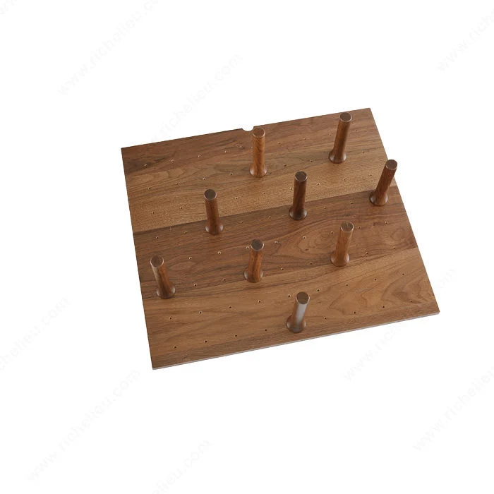 Système de panneau perforé avec piquets Rev-A-Shelf